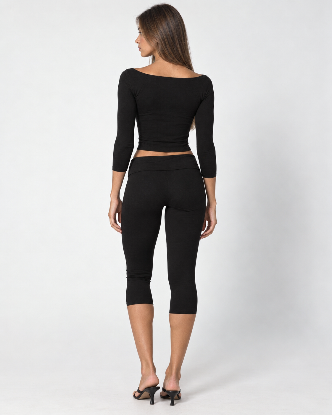 Valetti Giaro | Nori Scoop Neck Capri Set