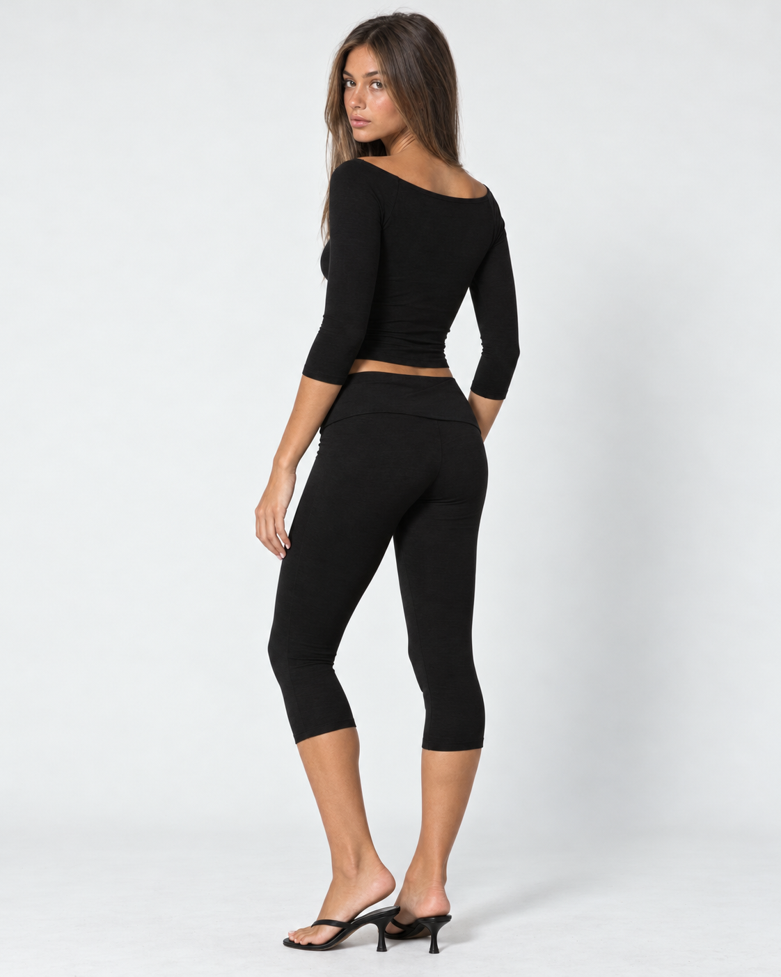 Valetti Giaro | Nori Scoop Neck Capri Set